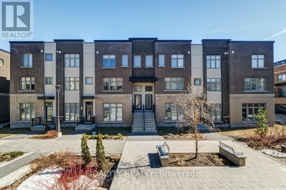 528 Ozawa, Ottawa, Ontario  K1K 4Z9 - Photo 1 - X11824221