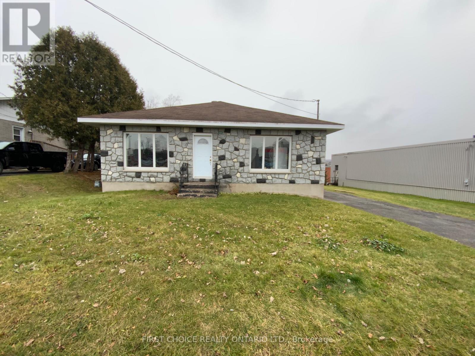 2709 Laurier Street, Clarence-Rockland, Ontario  K4K 1A3 - Photo 1 - X11887520