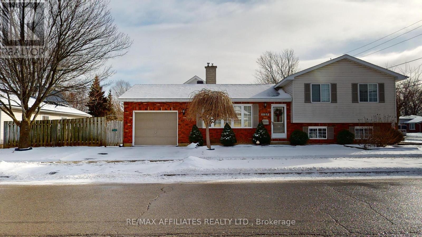 1127 Cuthbertson Avenue, Brockville, Ontario  K6V 7A7 - Photo 1 - X11915062