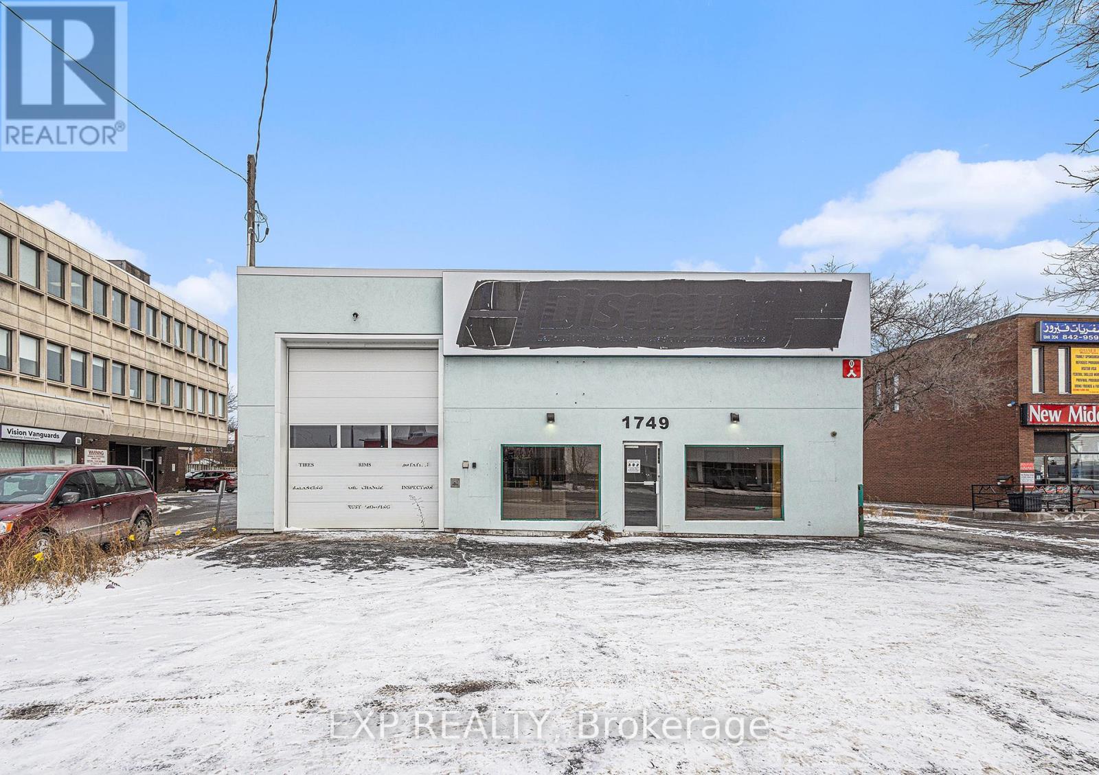 1749 Bank Street, Ottawa, Ontario  K1V 8Y5 - Photo 1 - X11918469