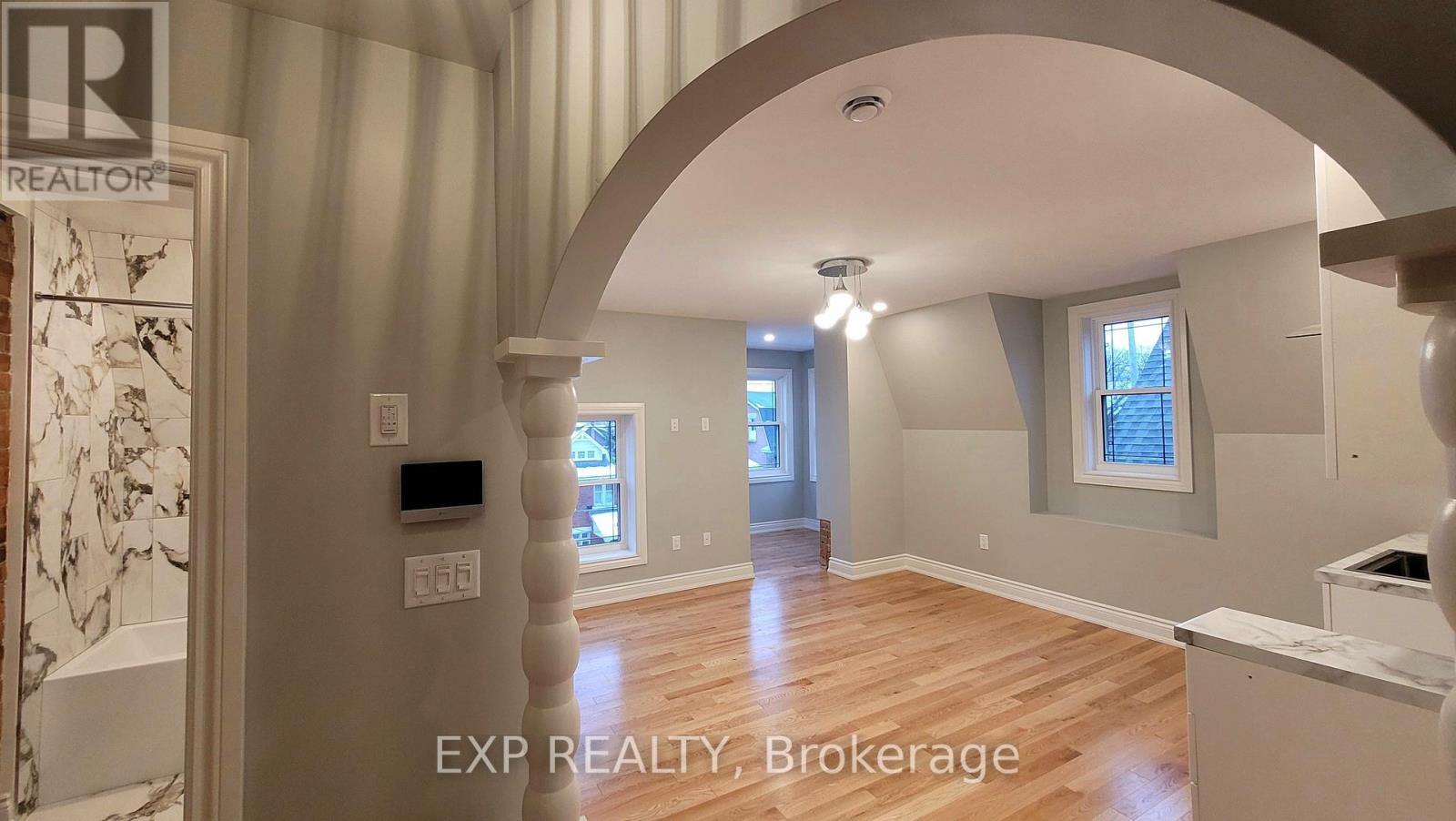 301 - 157-159 James Street, Ottawa, Ontario  K1R 5M4 - Photo 1 - X11930680
