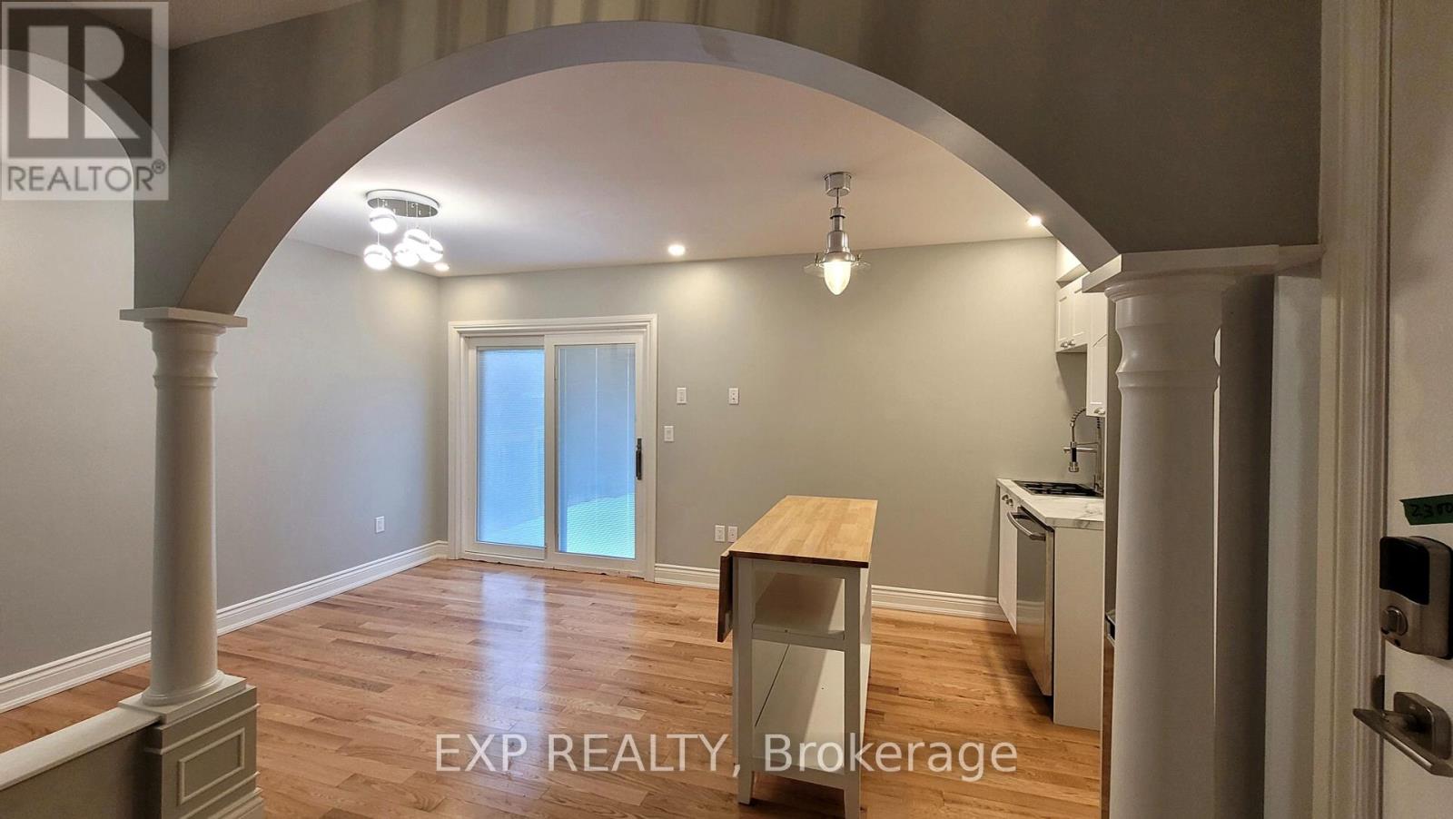 303 - 157-159 James Street, Ottawa, Ontario  K1R 5M4 - Photo 1 - X11930699