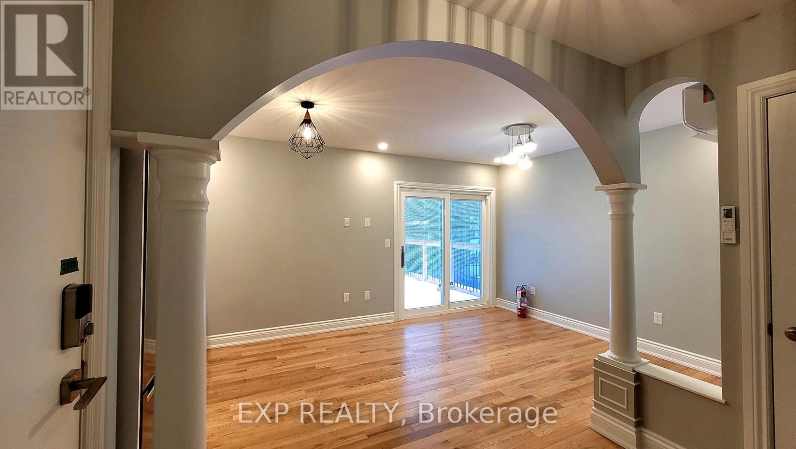 304 - 157-159 James Street, Ottawa, Ontario  K1R 5M4 - Photo 1 - X11930702