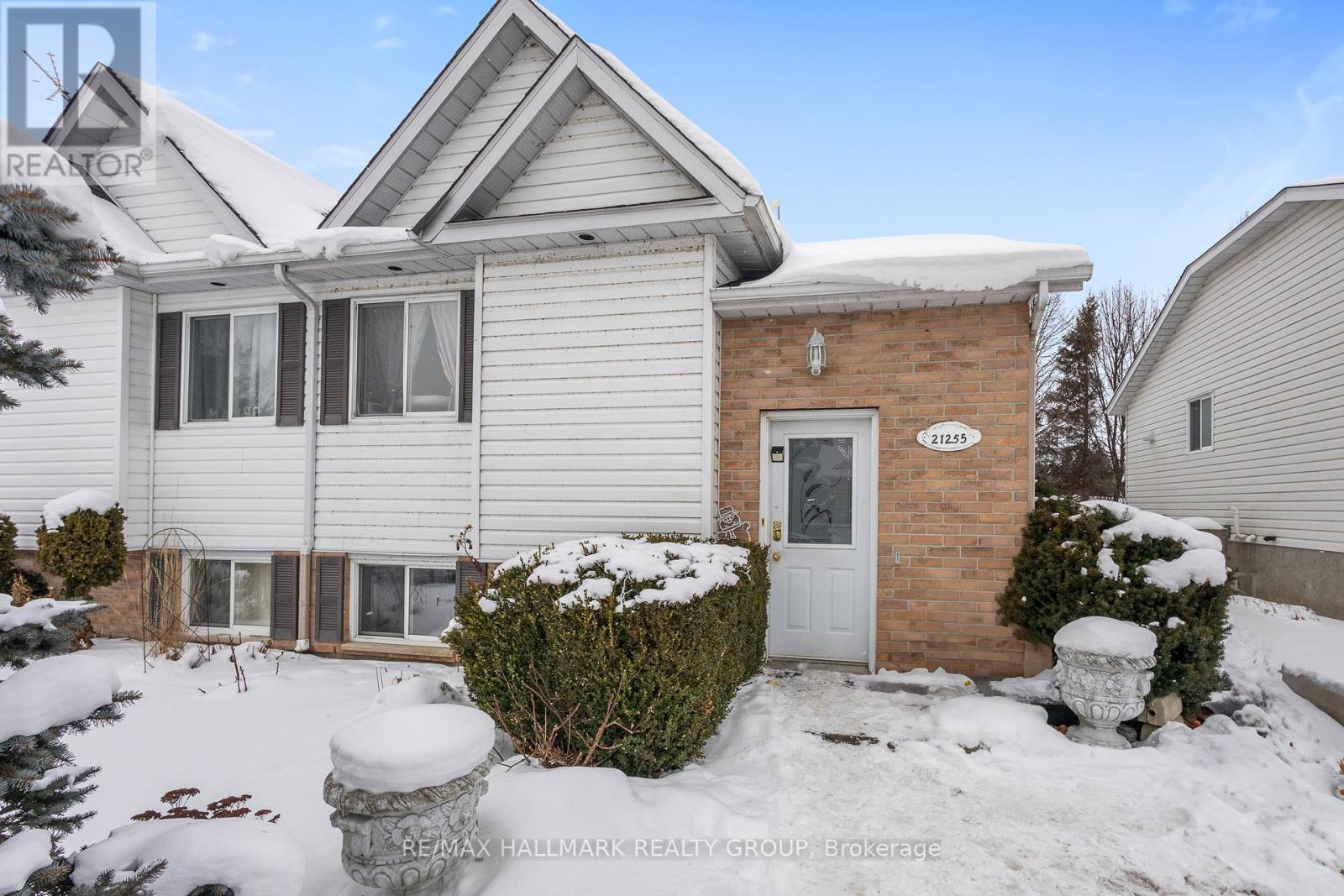 21255 Mc Naughton Court, South Glengarry, Ontario  K0C 1E0 - Photo 1 - X11934811
