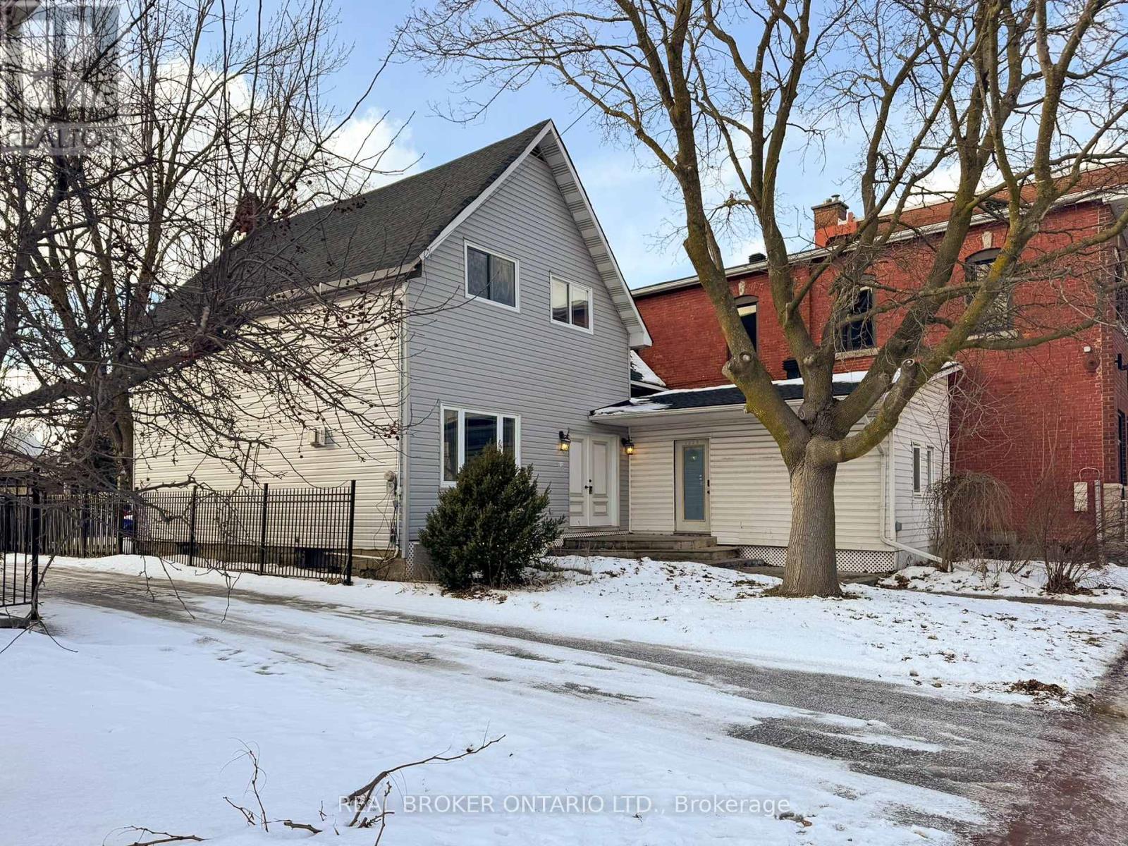 512 St Lawrence Street, North Dundas, Ontario  K0C 2K0 - Photo 1 - X11943869