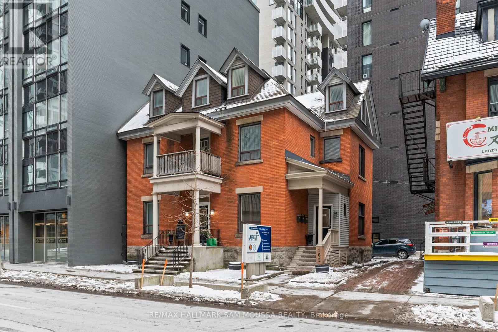 162-164 Metcalfe Street, Ottawa, Ontario  K2P 1P2 - Photo 1 - X11949200