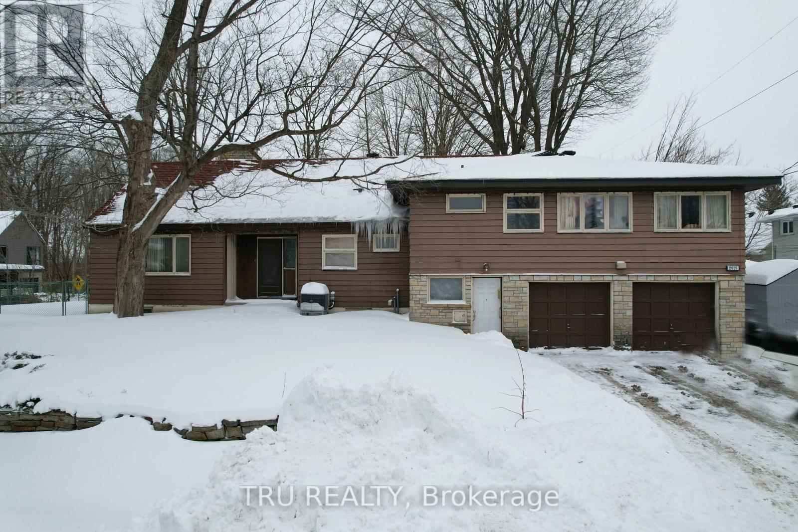 2626 Elmhurst Street, Ottawa, Ontario  K2B 7N6 - Photo 1 - X11975553
