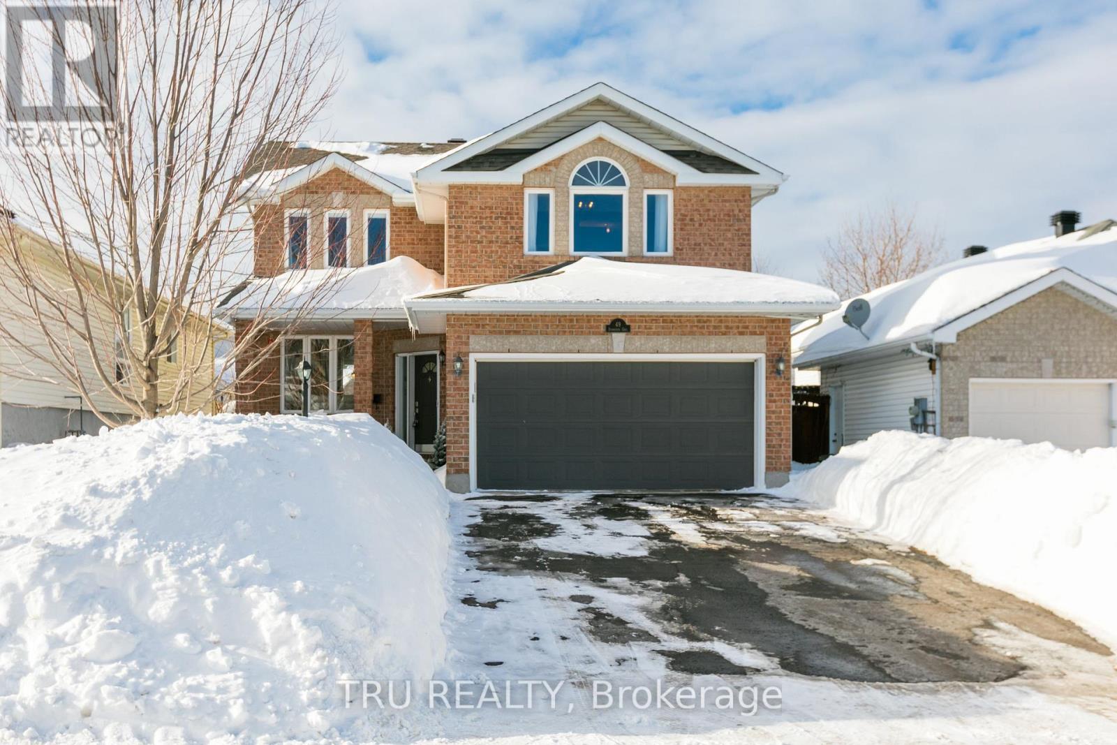 49 Stonepath Crescent N, Ottawa, Ontario  K2S 1S4 - Photo 1 - X11981659