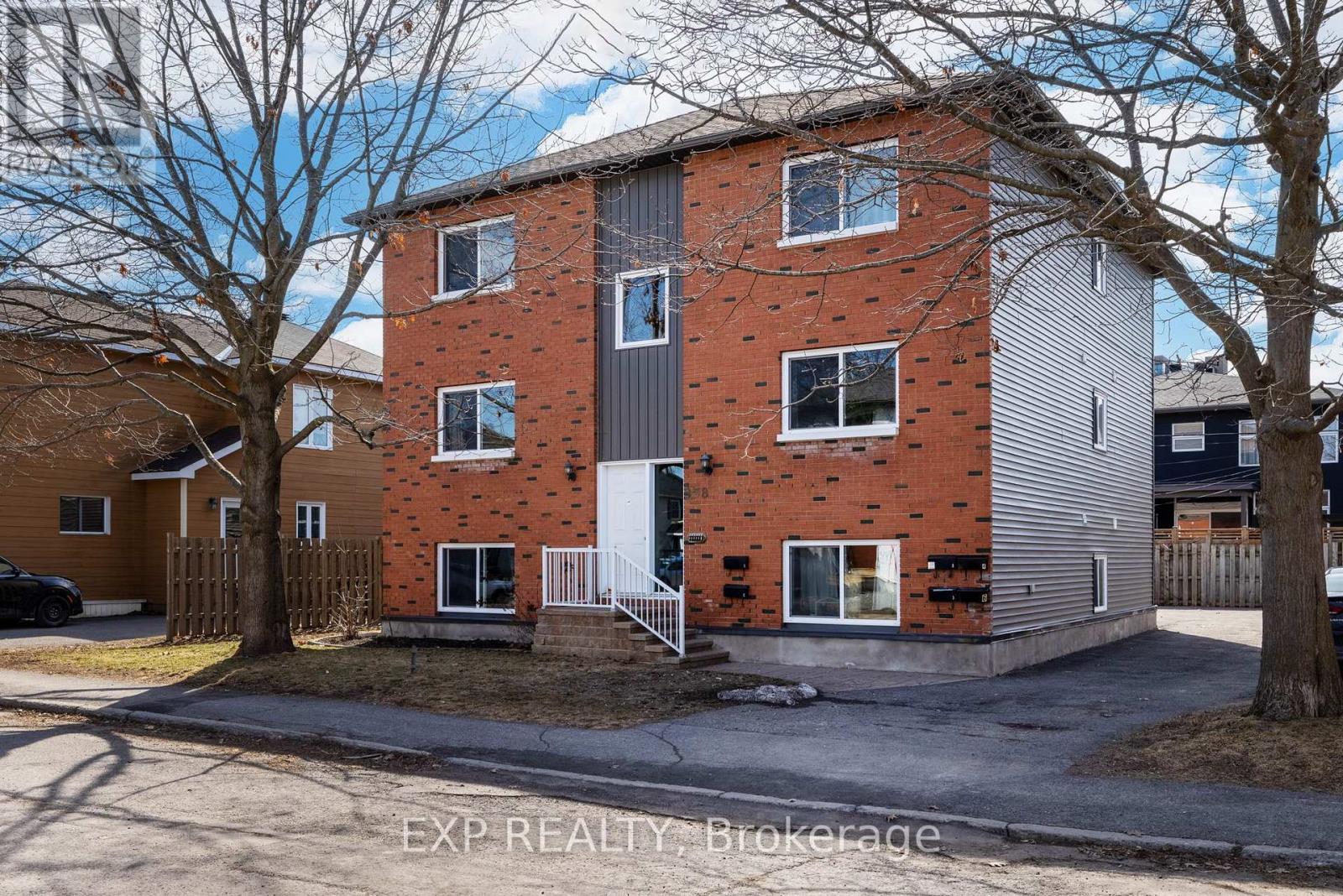 358 Winston Avenue, Ottawa, Ontario  K2A 1Y5 - Photo 1 - X11993253