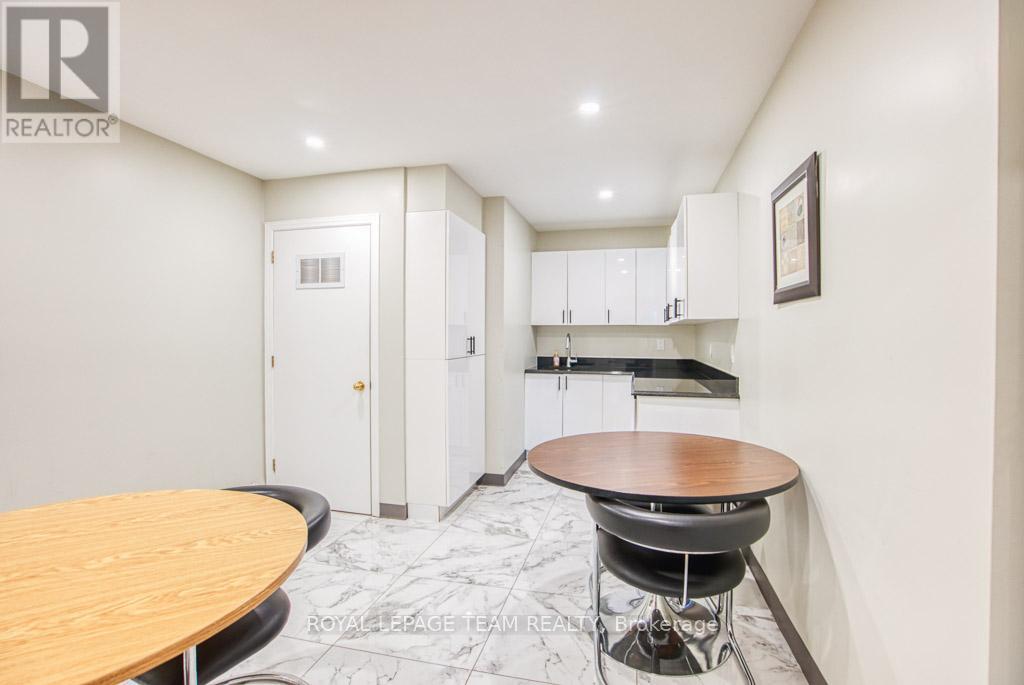 84 Centrepointe Drive, Ottawa, Ontario  K2G 6B1 - Photo 14 - X12203412