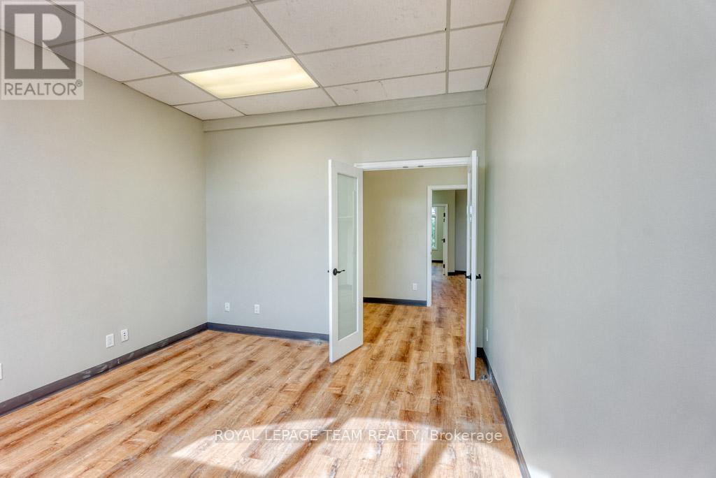 84 Centrepointe Drive, Ottawa, Ontario  K2G 6B1 - Photo 30 - X12203412
