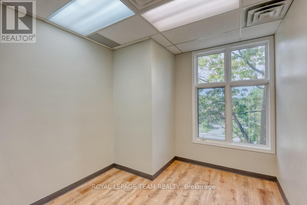 84 Centrepointe Drive, Ottawa, Ontario  K2G 6B1 - Photo 35 - X12203412