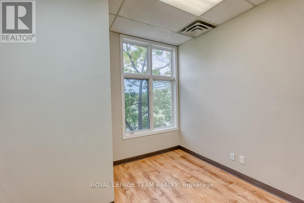 84 Centrepointe Drive, Ottawa, Ontario  K2G 6B1 - Photo 36 - X12203412