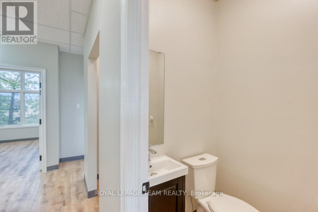 84 Centrepointe Drive, Ottawa, Ontario  K2G 6B1 - Photo 42 - X12203412