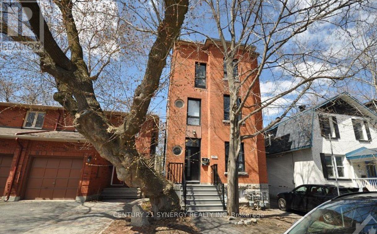 1a - 571 Mcleod Street, Ottawa, Ontario  K1R 5R2 - Photo 1 - X12205872