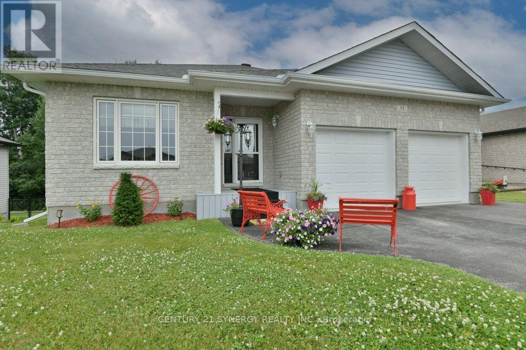 42 Code Crescent, Smiths Falls, Ontario  K7A 0A9 - Photo 1 - X12249485