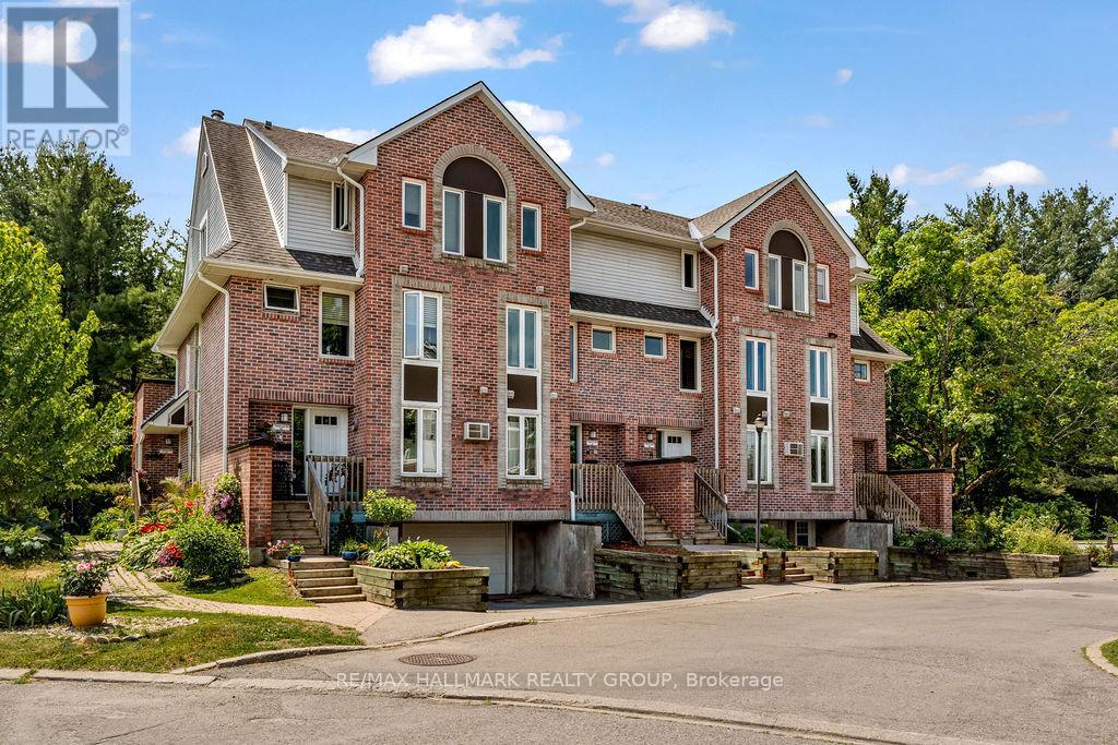 4 - 1 Timberview Way, Ottawa, Ontario  K2H 9M7 - Photo 1 - X12261412