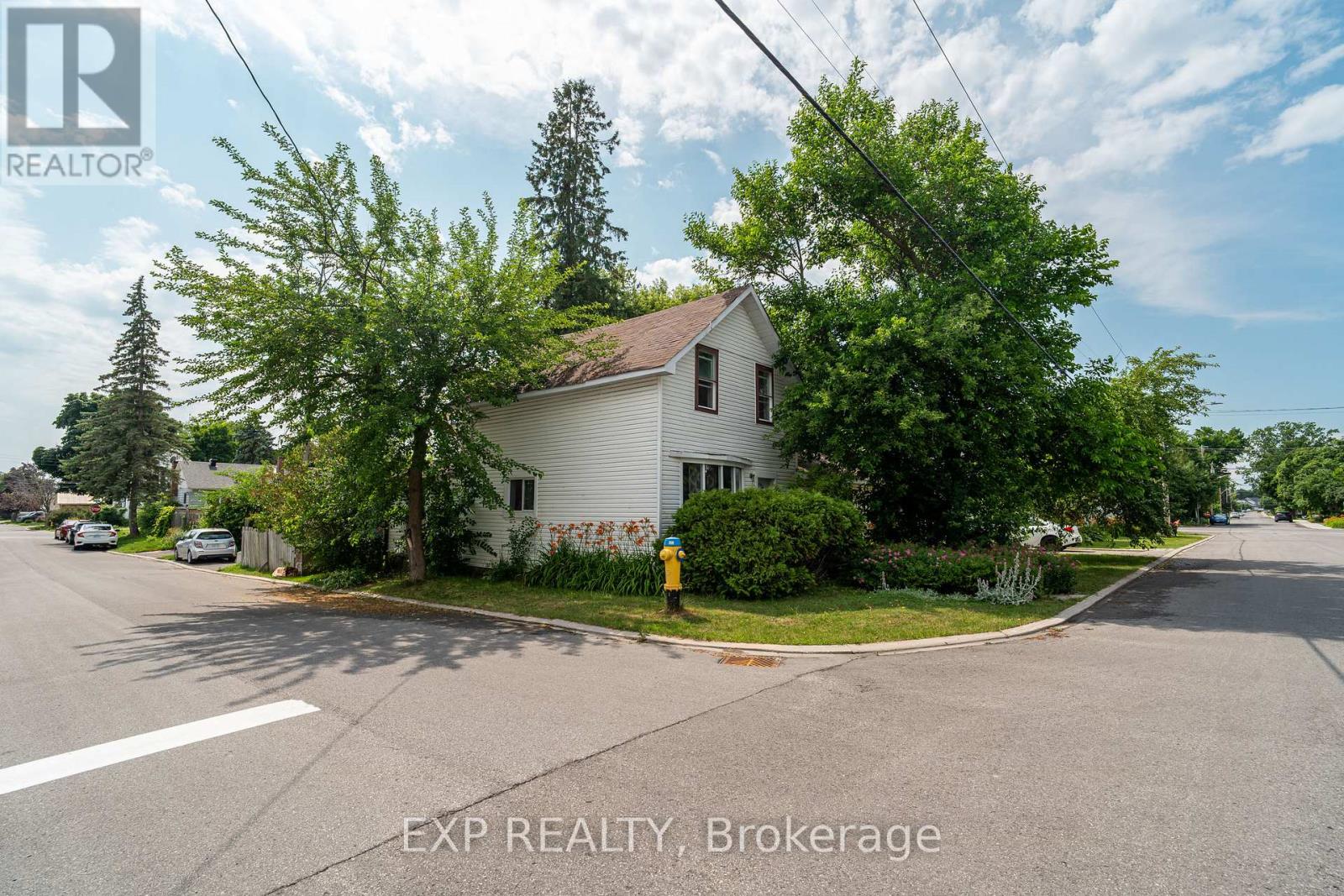294 Moffatt Street, Carleton Place, Ontario  K7C 3L4 - Photo 1 - X12265427