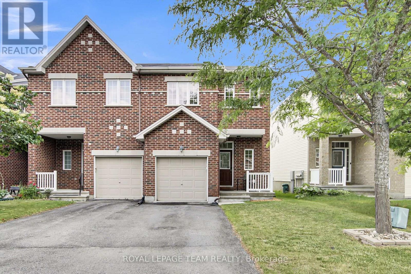 239 Waymark Crescent, Ottawa, Ontario  K2M 0A6 - Photo 1 - X12265564