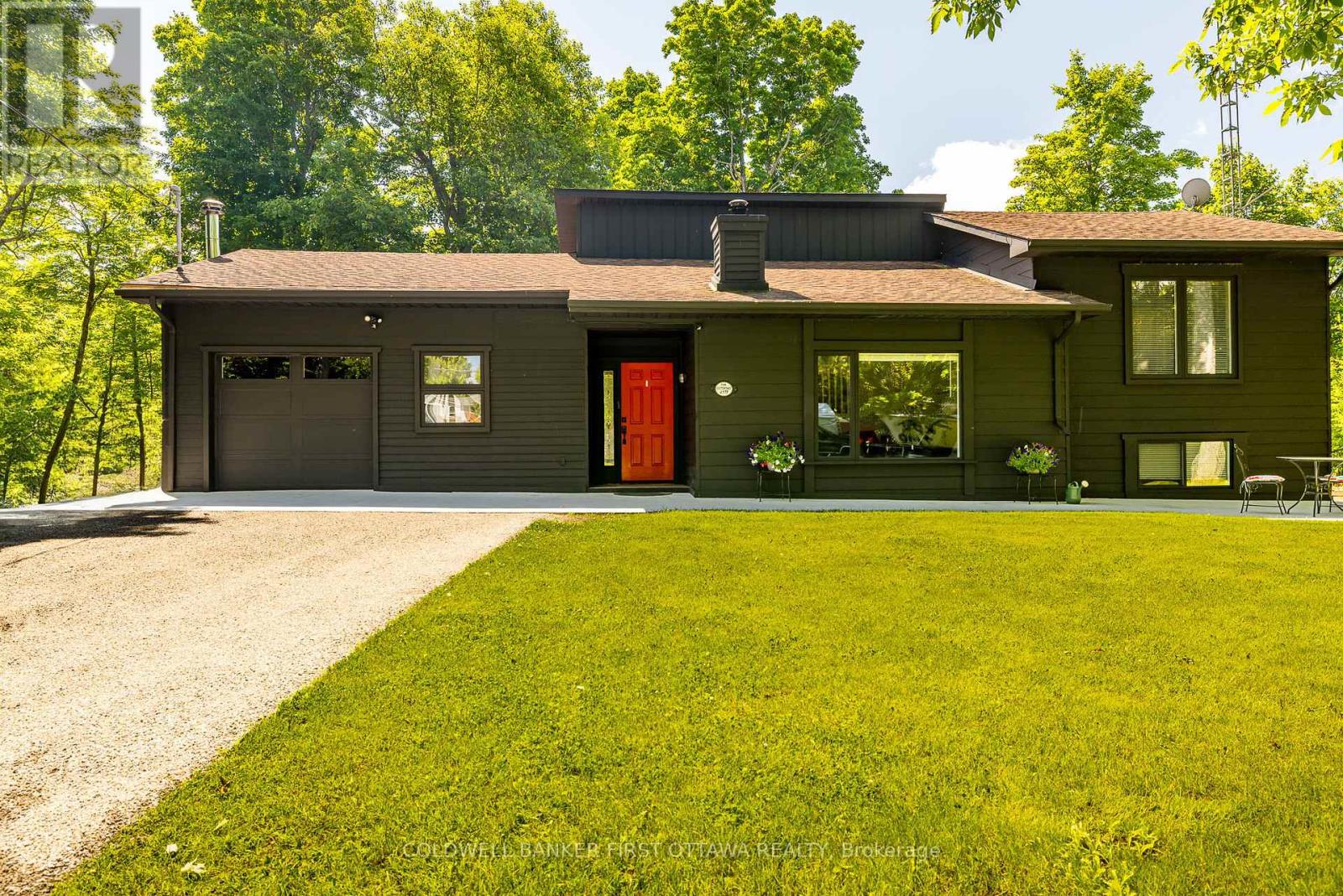 6779 Roger Stevens Drive, Montague, Ontario  K7A 4S6 - Photo 1 - X12265976