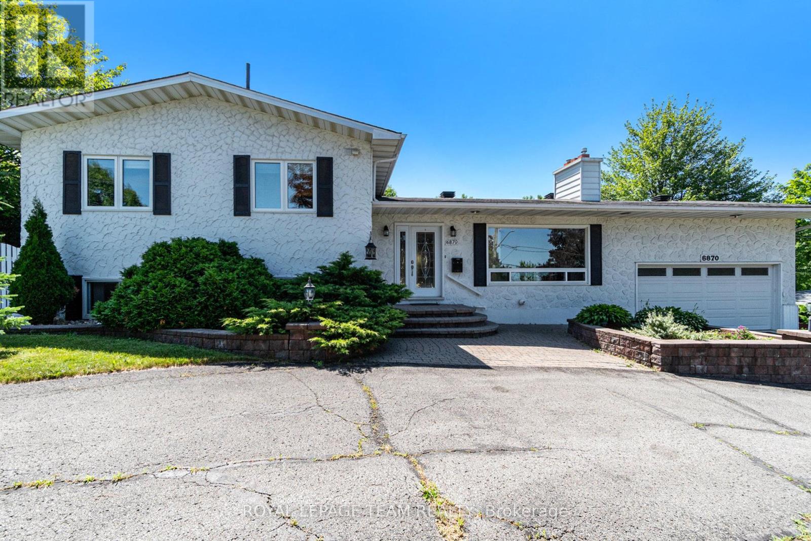 6870 Edgar Brault Street, Ottawa, Ontario  K1C 1L7 - Photo 1 - X12271392