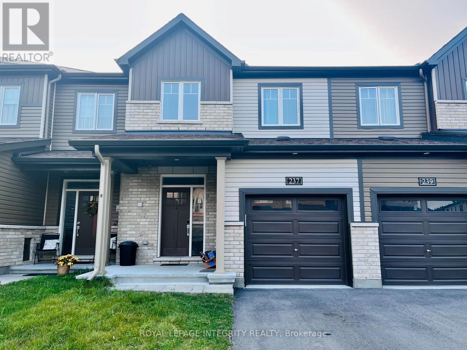 237 Calvington Avenue, Ottawa, Ontario  K2T 0P9 - Photo 1 - X12272977