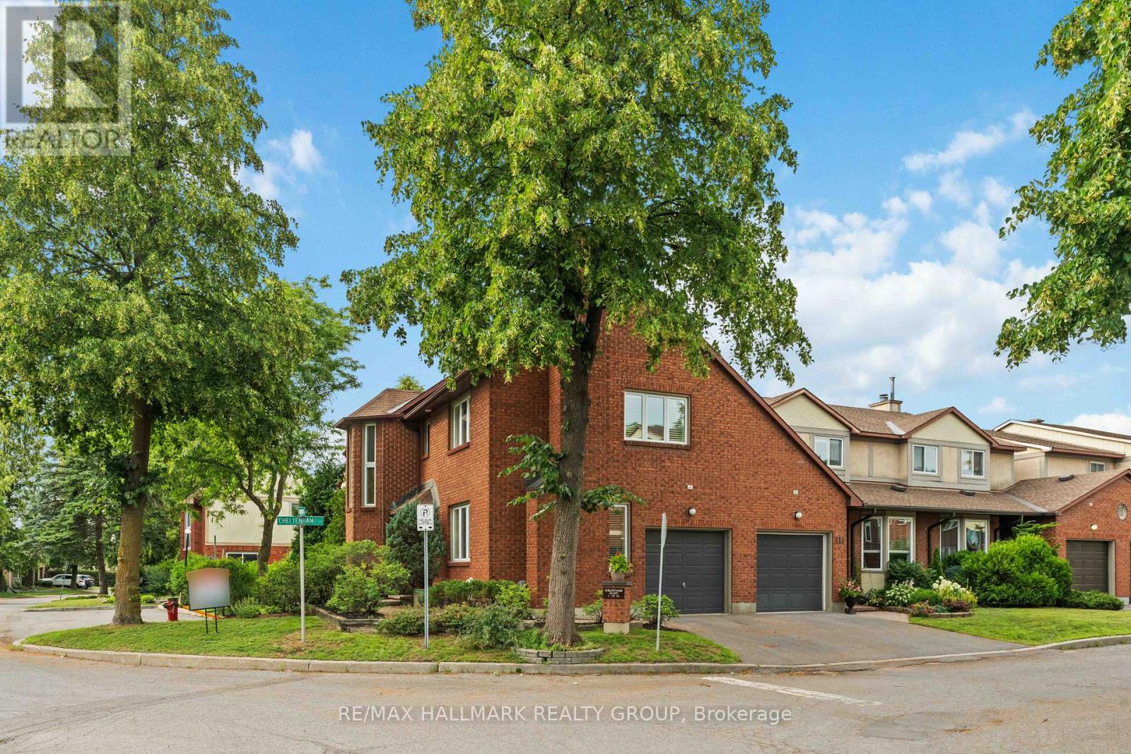 11 Buckingham Private, Ottawa, Ontario  K1V 0K7 - Photo 1 - X12279727