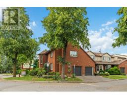 11 BUCKINGHAM PRIVATE, ottawa, Ontario