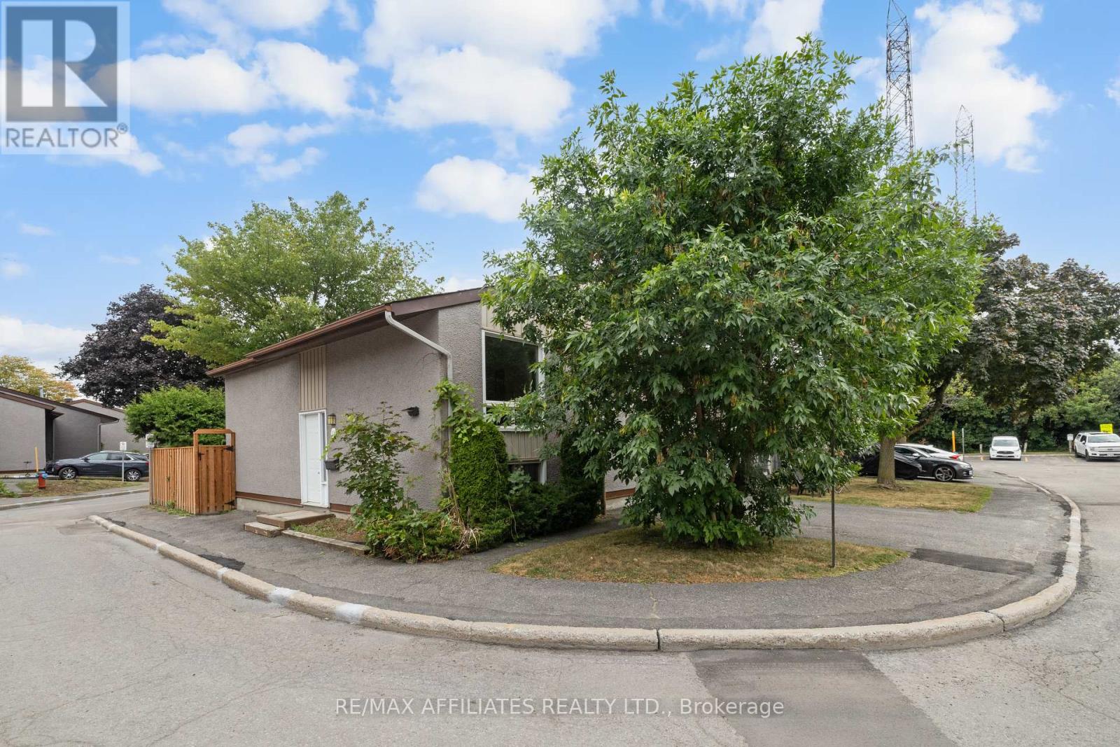 306 Woodfield Drive, Ottawa, Ontario  K2G 3W9 - Photo 1 - X12367767
