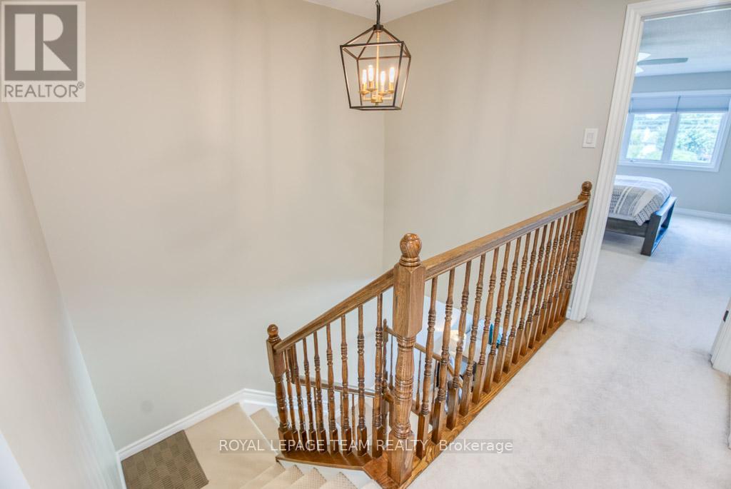 292 Forestbrook Street, Ottawa, Ontario  K2K 0B9 - Photo 12 - X12378562