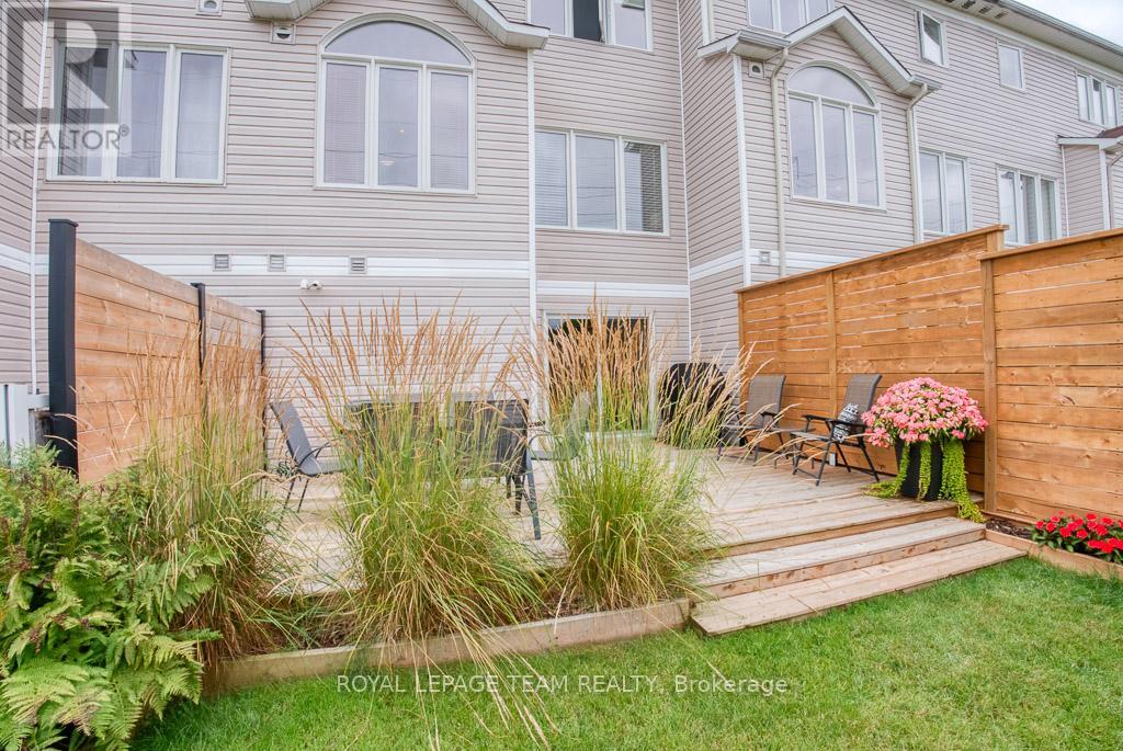 292 Forestbrook Street, Ottawa, Ontario  K2K 0B9 - Photo 34 - X12378562