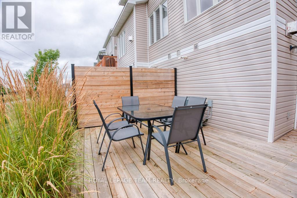292 Forestbrook Street, Ottawa, Ontario  K2K 0B9 - Photo 36 - X12378562