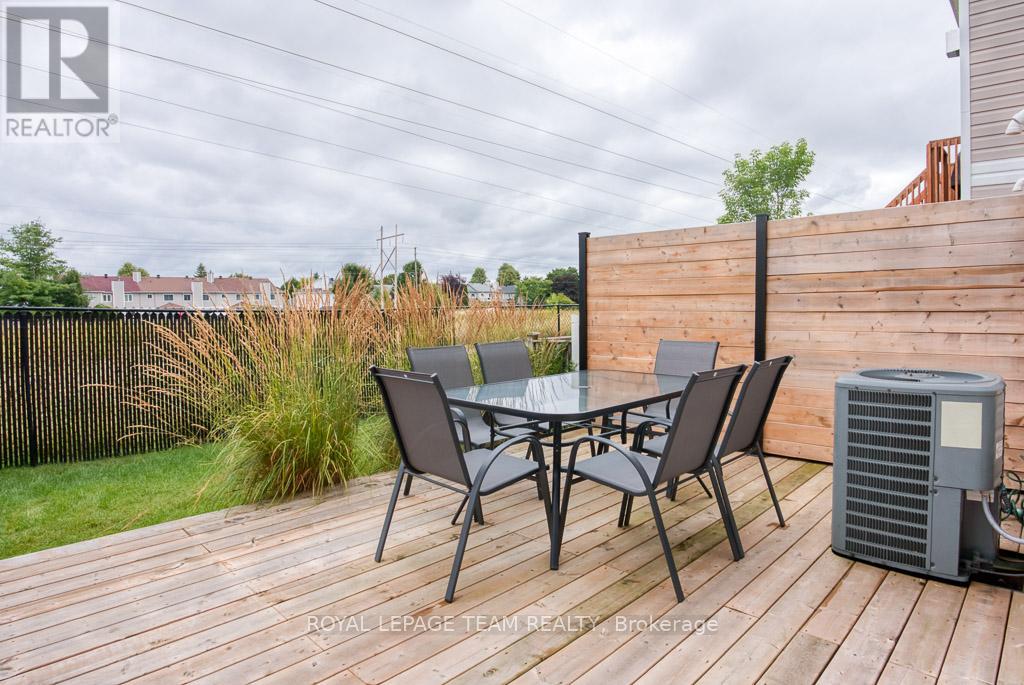 292 Forestbrook Street, Ottawa, Ontario  K2K 0B9 - Photo 37 - X12378562