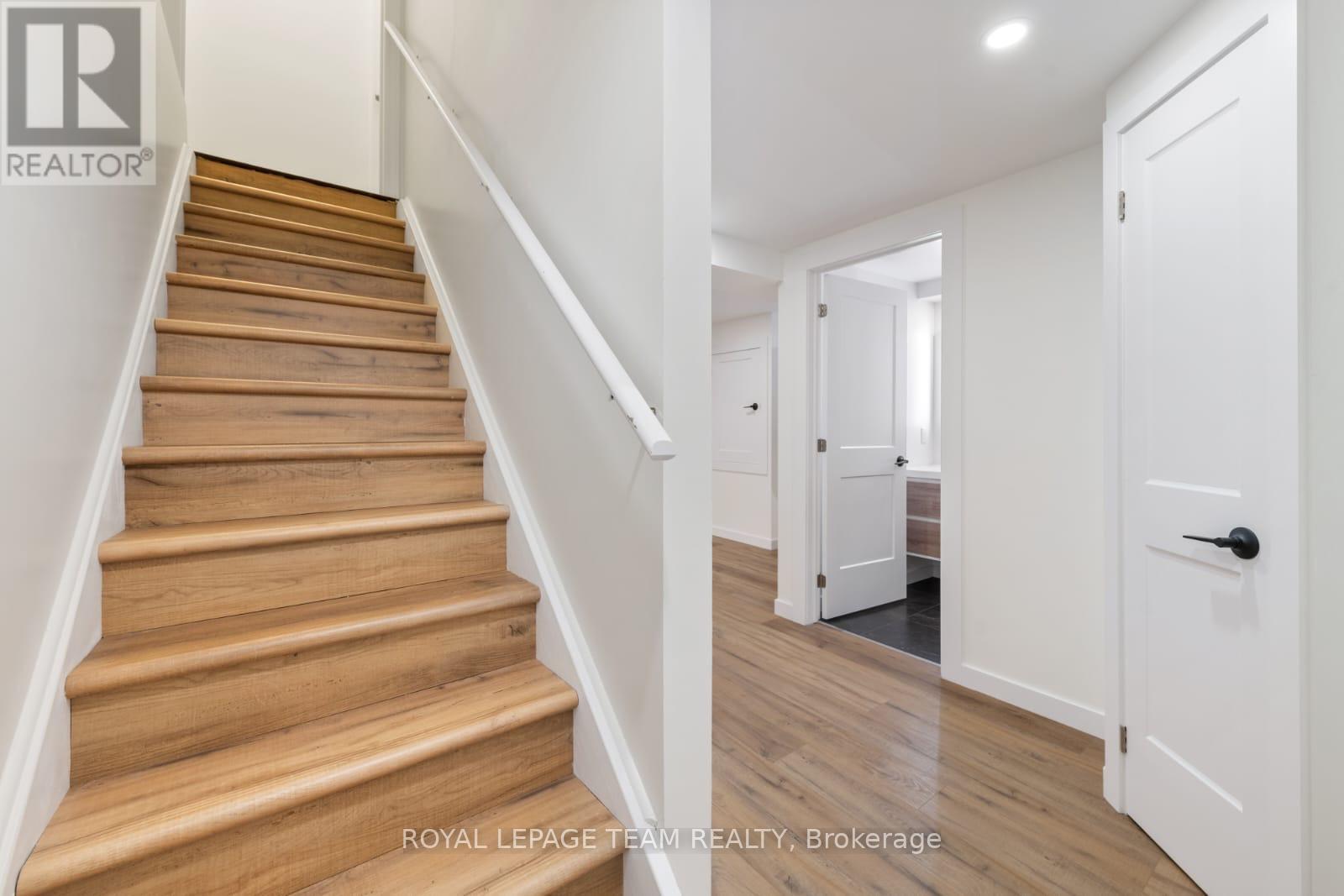 329 Gallantry Way, Ottawa, Ontario  K2S 0P6 - Photo 4 - X12429377