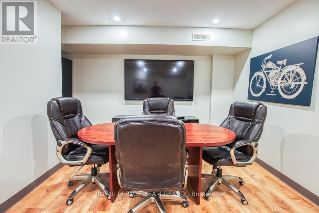 84 Centrepointe Drive, Ottawa, Ontario K2G 6B1 - Photo 17 - X12523314