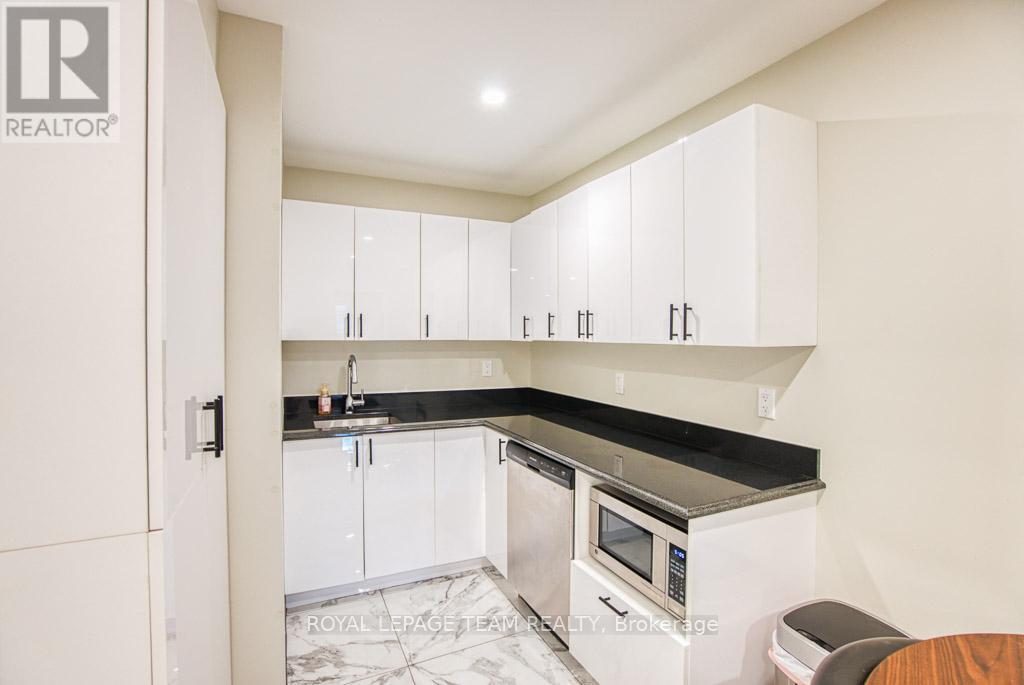 84 Centrepointe Drive, Ottawa, Ontario K2G 6B1 - Photo 20 - X12523314