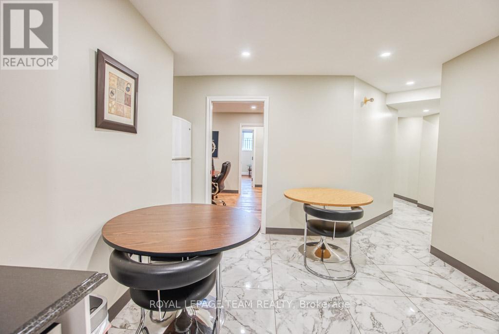 84 Centrepointe Drive, Ottawa, Ontario K2G 6B1 - Photo 21 - X12523314