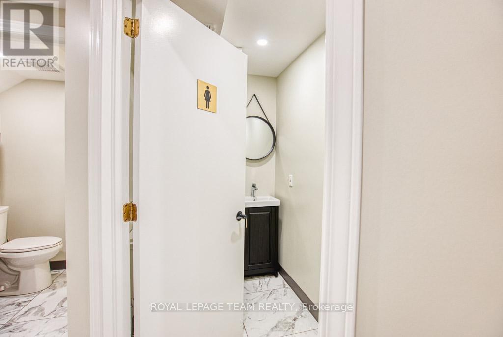 84 Centrepointe Drive, Ottawa, Ontario K2G 6B1 - Photo 23 - X12523314