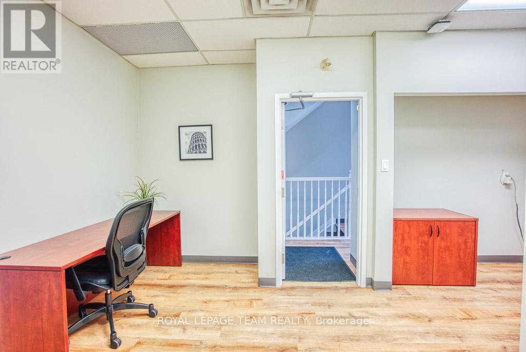 84 Centrepointe Drive, Ottawa, Ontario K2G 6B1 - Photo 6 - X12523314