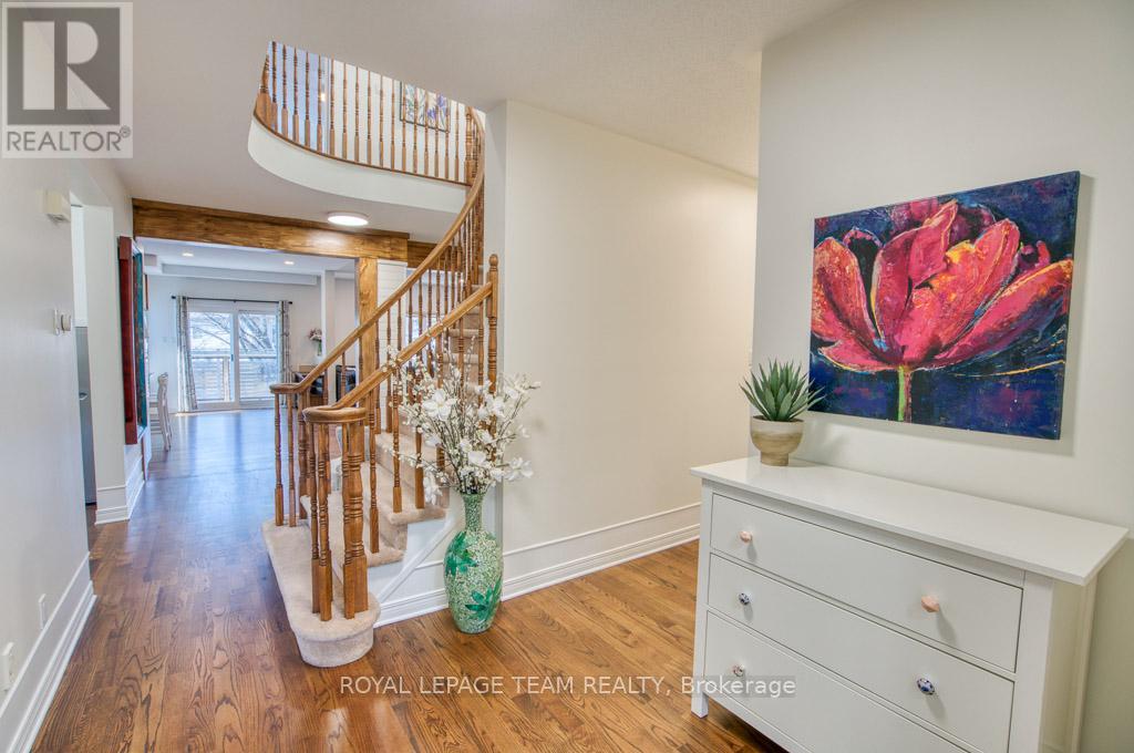 13 Shannondoe Crescent W, Ottawa, Ontario  K2M 2H1 - Photo 3 - X13034904