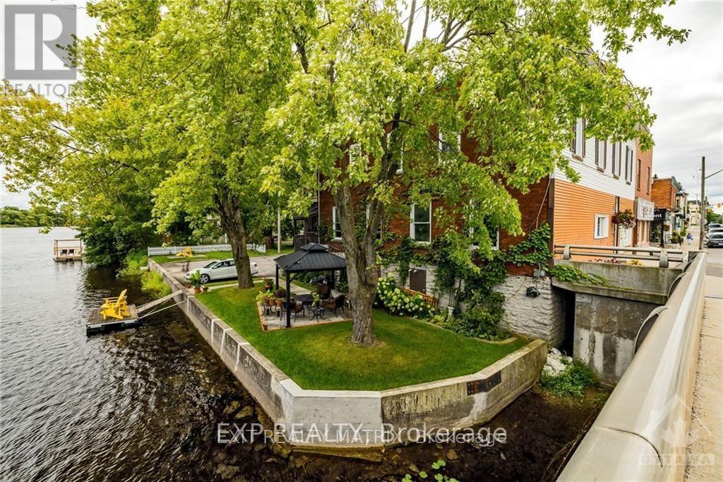 5-7 Bridge Street, Mississippi Mills, Ontario  K0A 1A0 - Photo 1 - X13679212