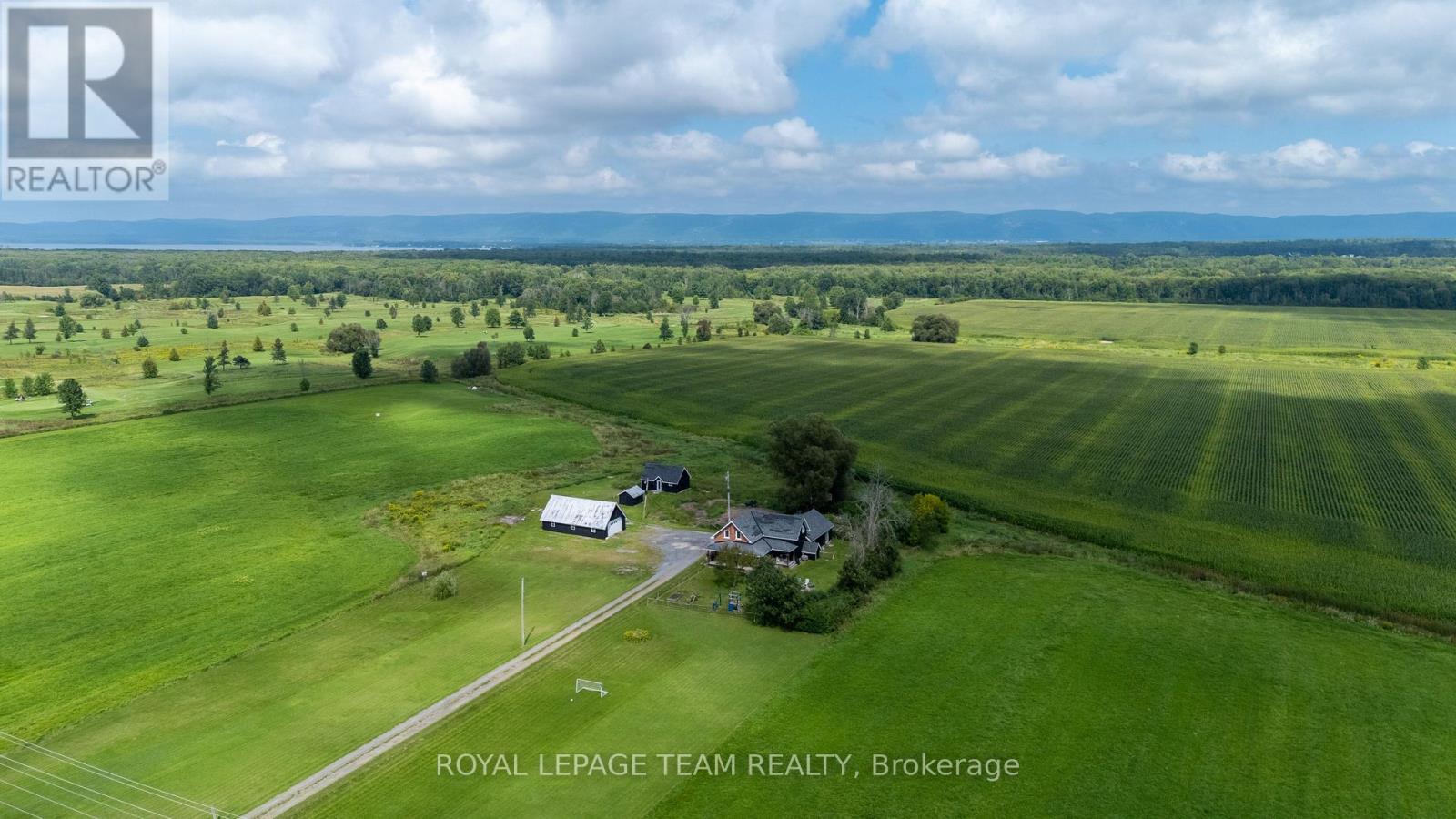 3570 Dunrobin Road, Ottawa, Ontario  K0A 3M0 - Photo 2 - X13739612