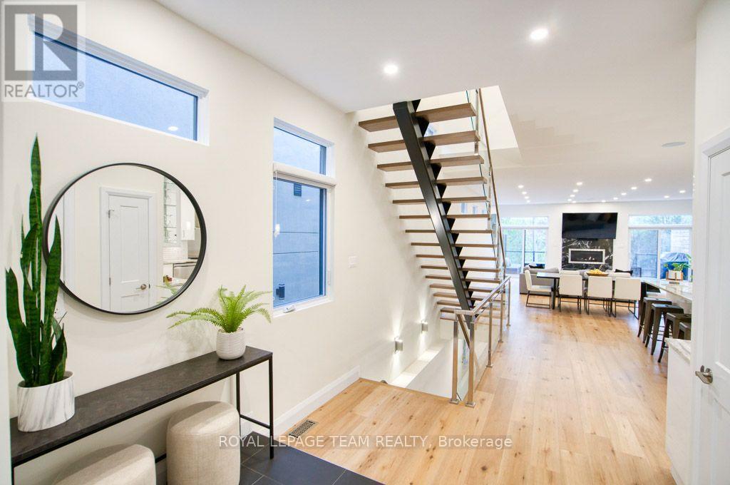 49 Aylen Avenue, Ottawa, Ontario  K2A 3P7 - Photo 4 - X13827340
